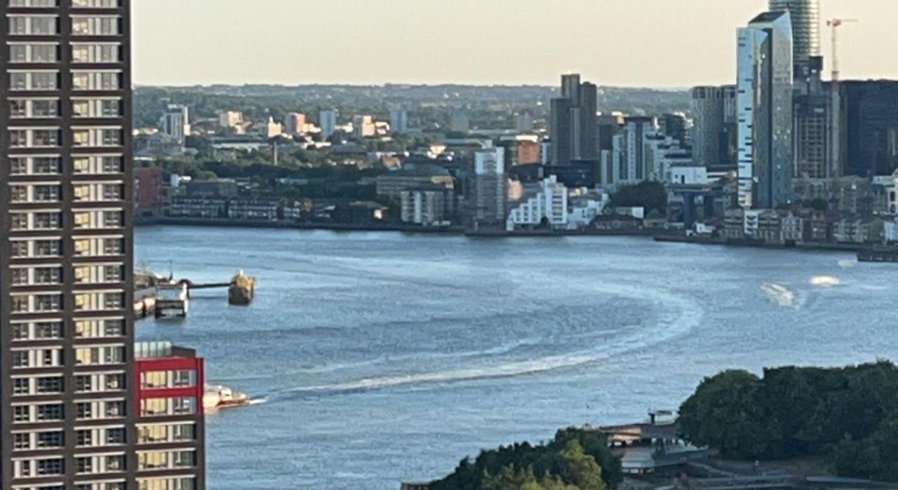 Ac Luxe Penthouse With Free Parking Lejlighed London Eksteriør billede