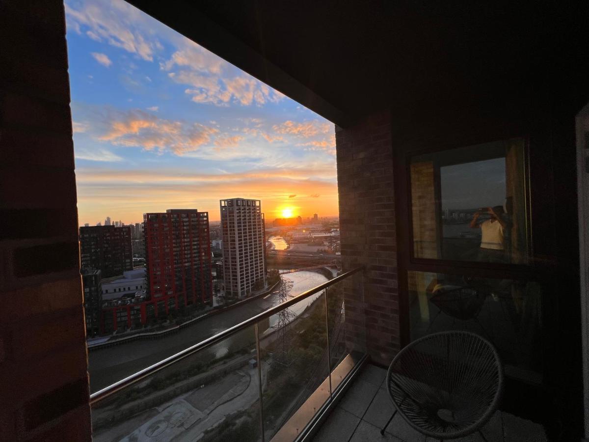 Ac Luxe Penthouse With Free Parking Lejlighed London Eksteriør billede