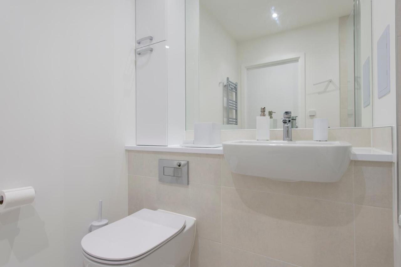 Ac Luxe Penthouse With Free Parking Lejlighed London Eksteriør billede
