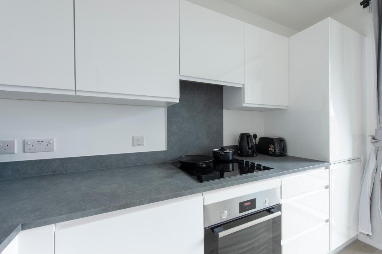 Ac Luxe Penthouse With Free Parking Lejlighed London Eksteriør billede