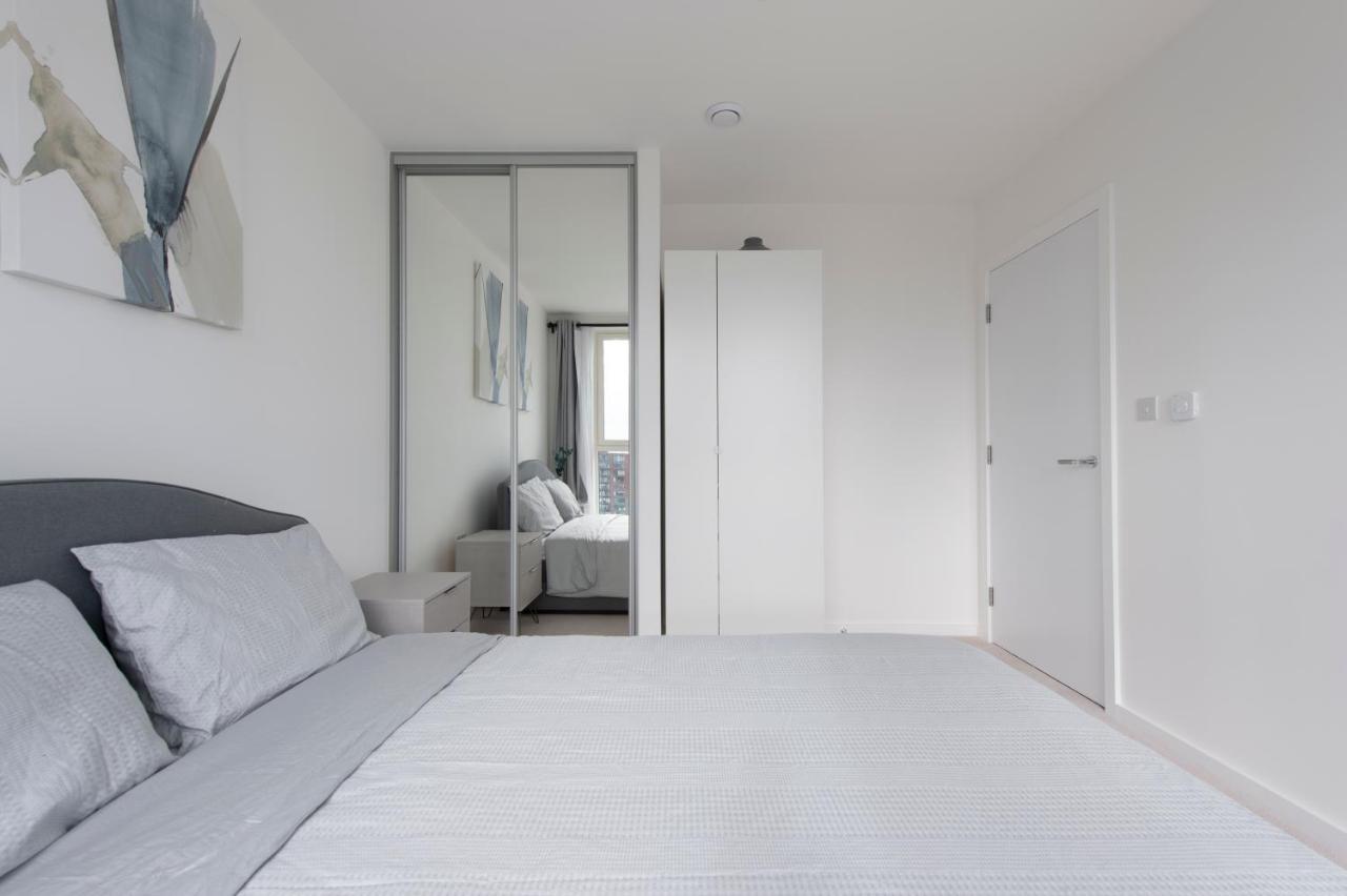 Ac Luxe Penthouse With Free Parking Lejlighed London Eksteriør billede