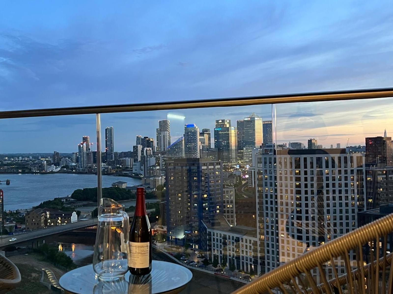 Ac Luxe Penthouse With Free Parking Lejlighed London Eksteriør billede