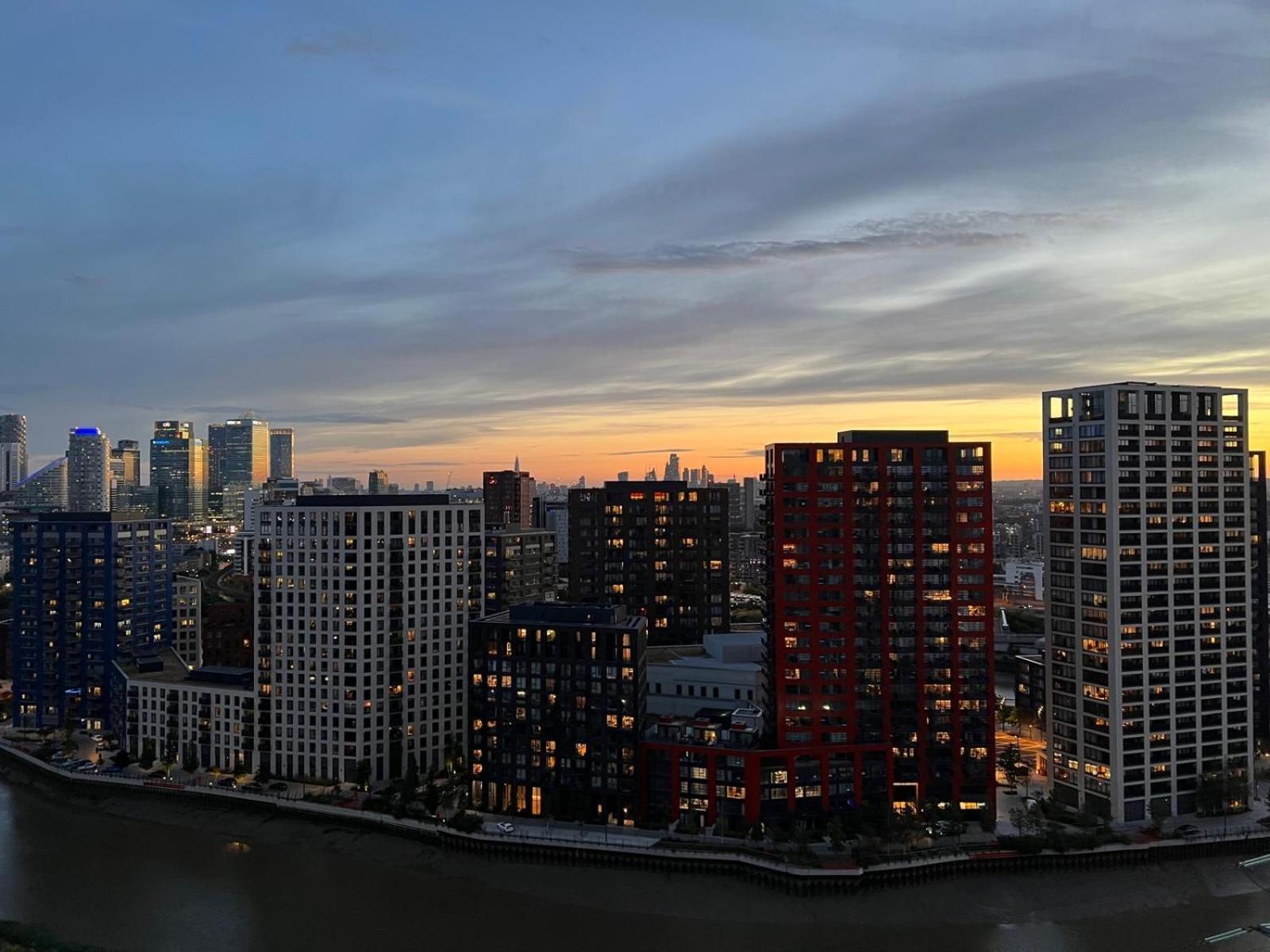 Ac Luxe Penthouse With Free Parking Lejlighed London Eksteriør billede